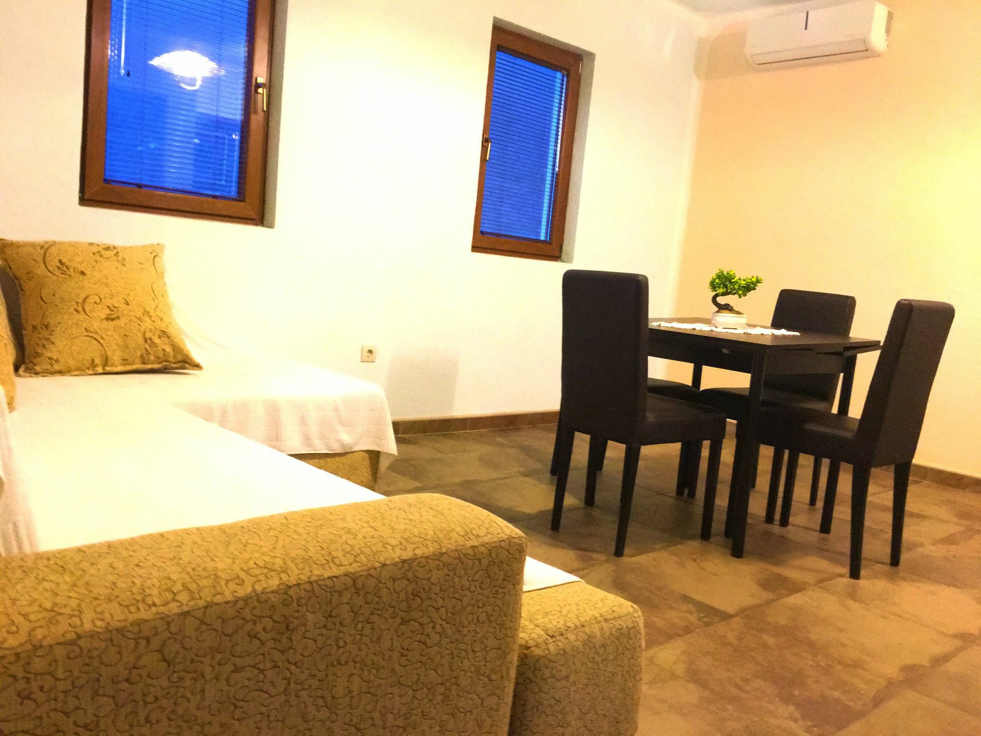 Apartments Lola 티바트 외부 사진